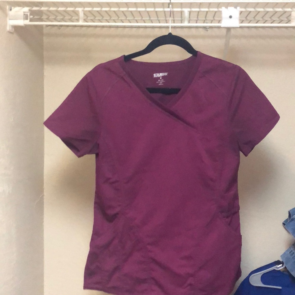 Scrub star top
